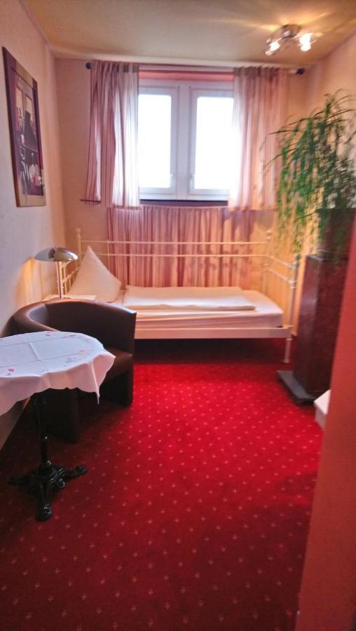 Gasthaus Und Hotel An Der Kost ハッティンゲン エクステリア 写真