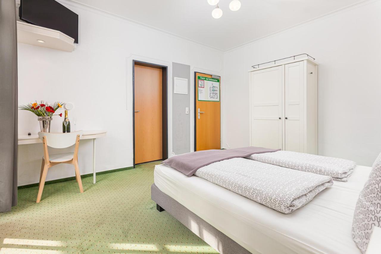 Gasthaus Und Hotel An Der Kost ハッティンゲン エクステリア 写真